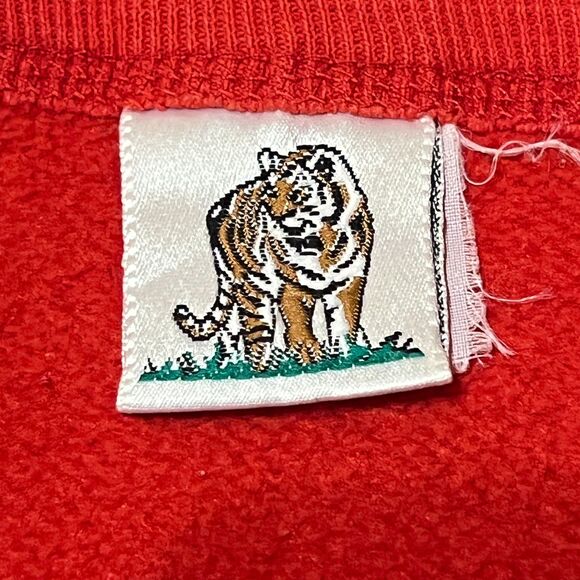 Vintage 80s Tiger Brand Muskoka Woods Sweatshirt Canada Red Graphic Men's Large - Picture 3 of 9
